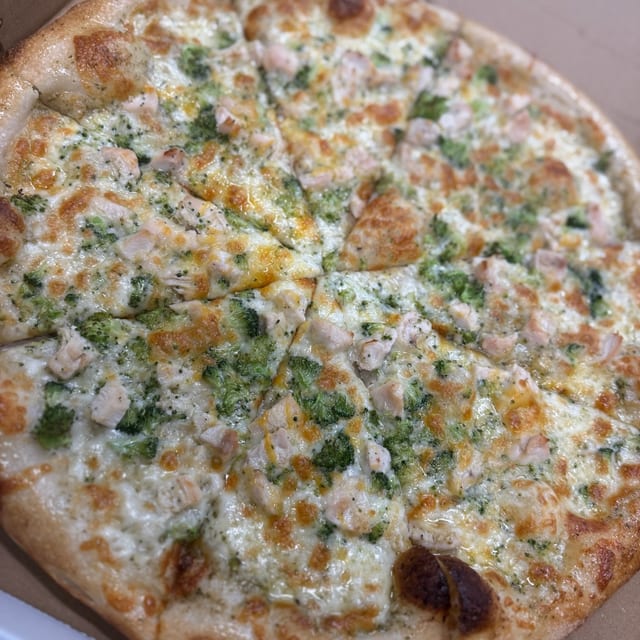 Chicken, Cheddar & Broccoli Pizza.